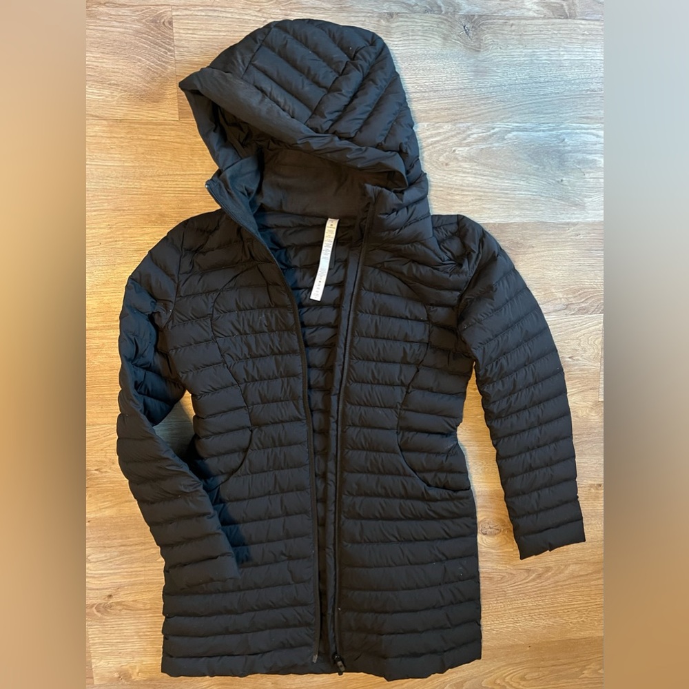 Like new Lululemon Pack it Down long 6 medium winter down puffer coat jacket